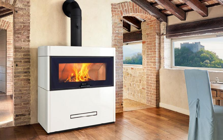 Immagine 1 Stufa a Legna modello LUGANO con rivestimento in Maiolica, installabile a Parete-Angolo, classe energetica A e potenza 11,0 KW